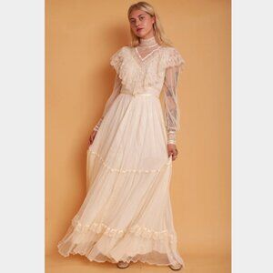 GUNNE SAX WEDDING GOWN, 5, ROMANTIC RENAISSANCE BRIDAL COLLECTION CREAM LACE